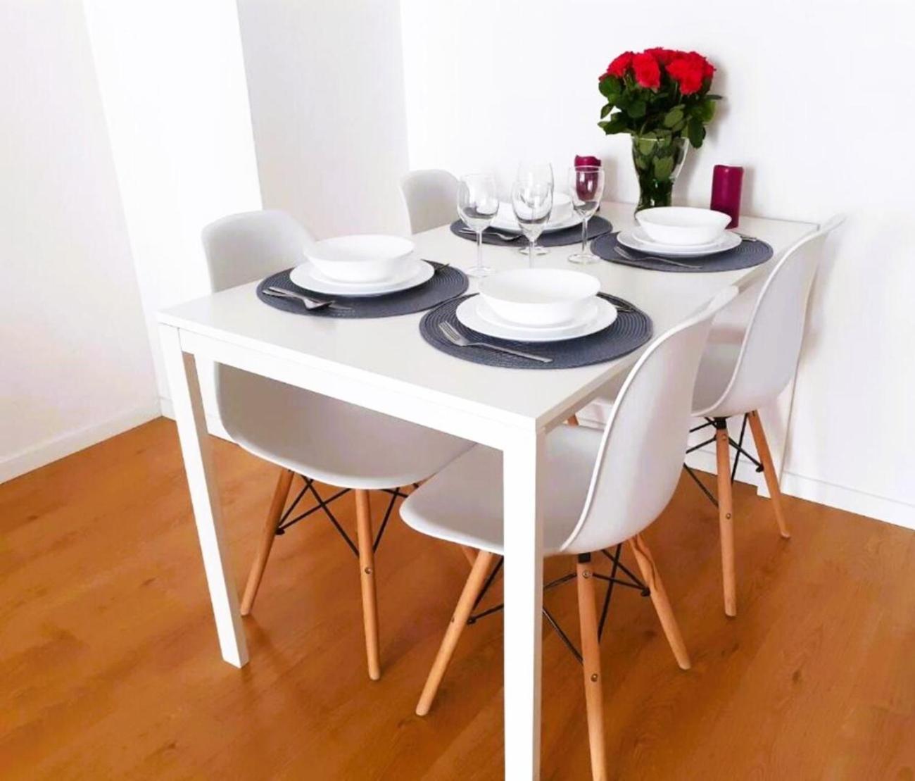 ורשה Vista Residence Wola מראה חיצוני תמונה